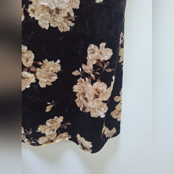 Velvet dress - Picture 8 of 8